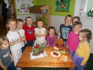 6 - Kristýnka oslavuje své 5. narozeniny.jpg